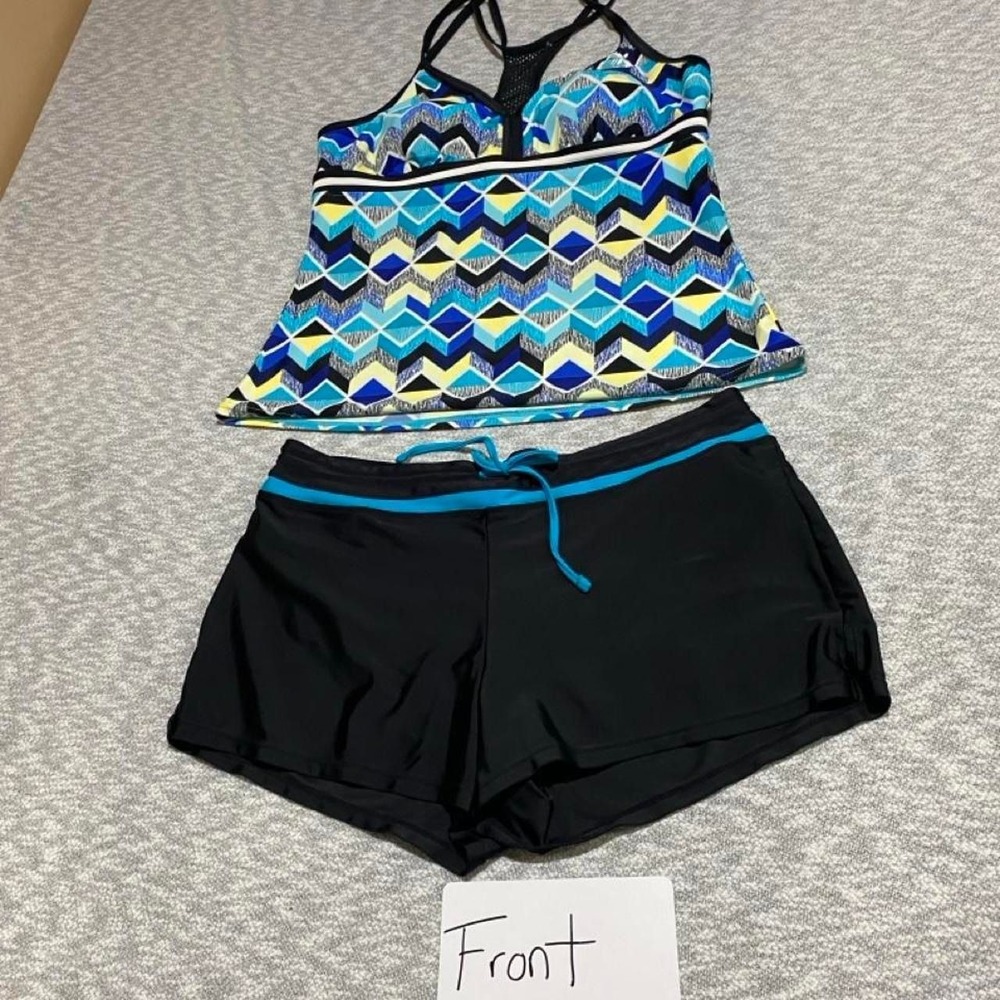 ZeroXposlir multicolor 2 piece swim set Shorts L (14) & top XL. SKU-B957